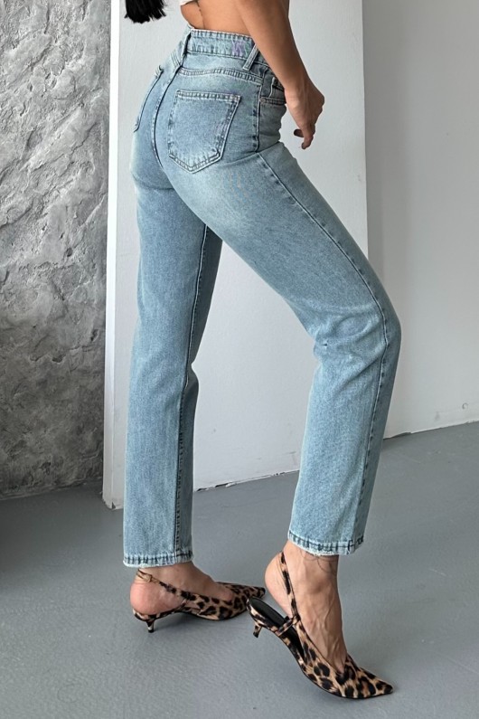 Kadın Mom Fıt Denim Pantolon Bıyık Kimyasal Kar Yıkama Mavi Yeşil Efekti 4005 Kadın Mom Fıt Denim Pantolon Bıyık Kimyasal Kar Yıkama Mavi Yeşil Efekti 4005