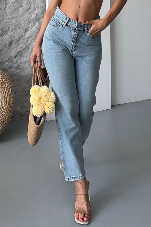 Kadın Mom Fıt Denim Pantolon Bıyık Kimyasal Kar Yıkama Buz Mavi 4005