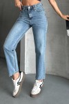 Kadın Mom Fıt Denim Pantolon Bıyık Kimyasal Kar Yıkama Mavi 4005 Kadın Mom Fıt Denim Pantolon Bıyık Kimyasal Kar Yıkama Mavi 4005