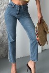 Kadın Mom Fıt Denim Pantolon Bıyık Kimyasal Kar Yıkama Koyu Mavi 4005 Kadın Mom Fıt Denim Pantolon Bıyık Kimyasal Kar Yıkama Koyu Mavi 4005