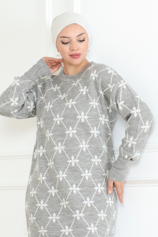 Çiçek Detaylı Desen Triko Elbise Gri 1024 Çiçek Detaylı Desen Triko Elbise Gri 1024