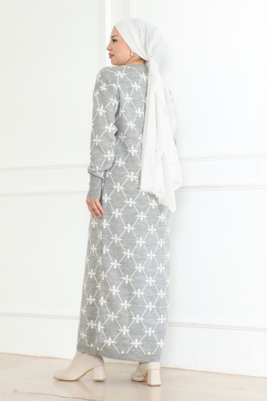 Çiçek Detaylı Desen Triko Elbise Gri 1024 Çiçek Detaylı Desen Triko Elbise Gri 1024